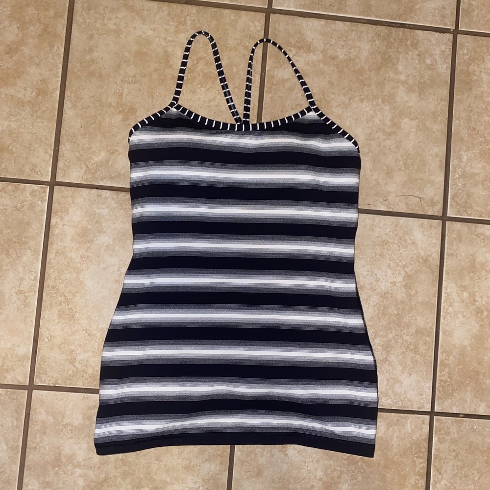 Lululemon tank size 8